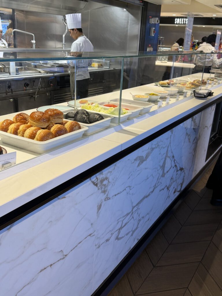 Buffet mit Speisen