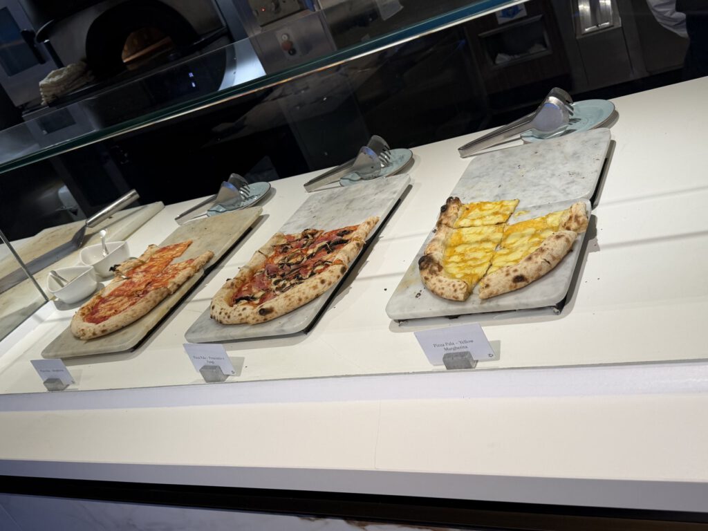 Buffet mit Speisen