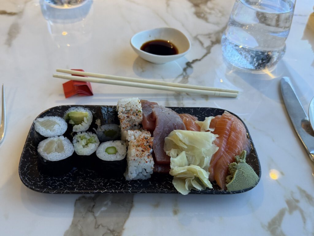 Sushi auf dem Teller