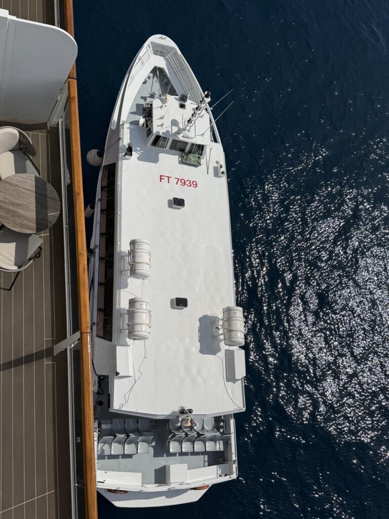 Deckbereich des Kreuzfahrtschiffs