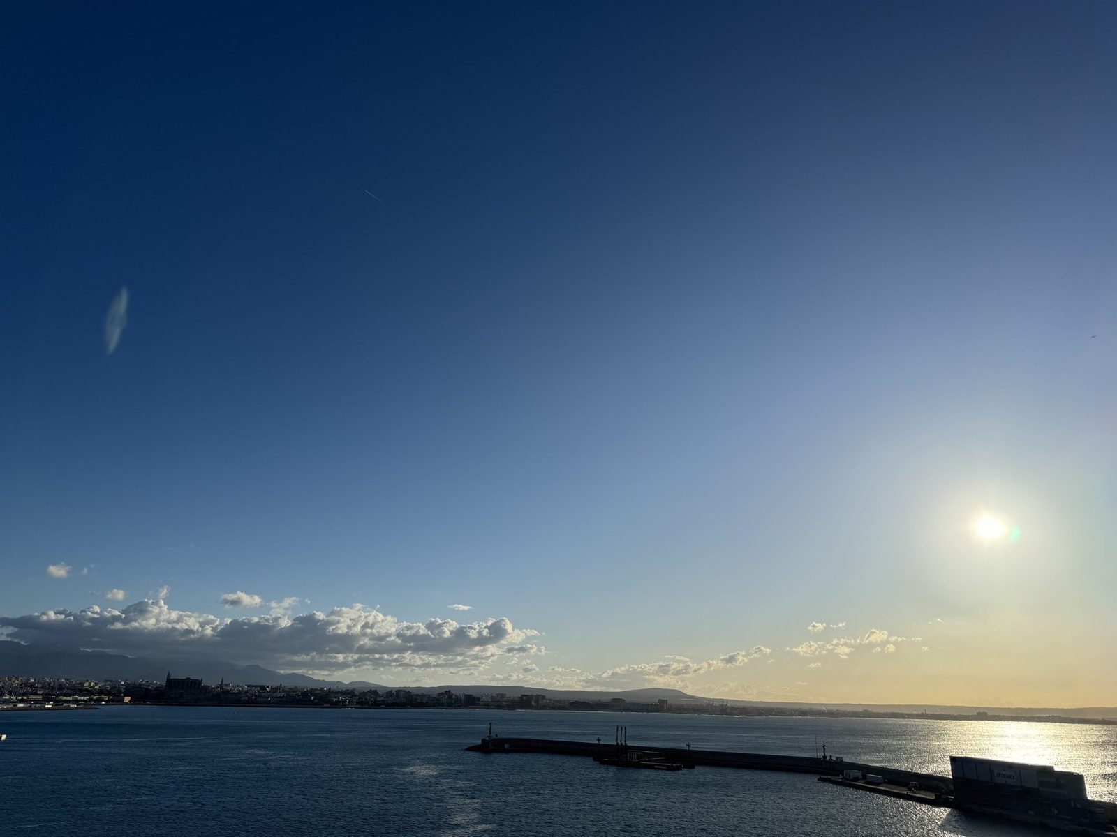 Sonnenuntergang am Hafen