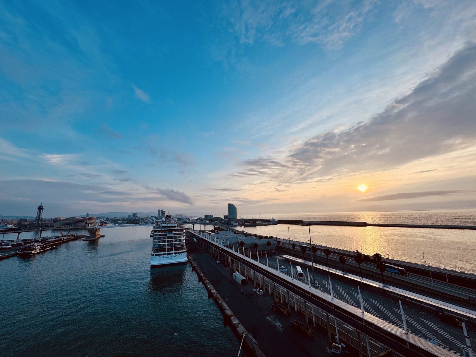 Sonnenuntergang am Hafen