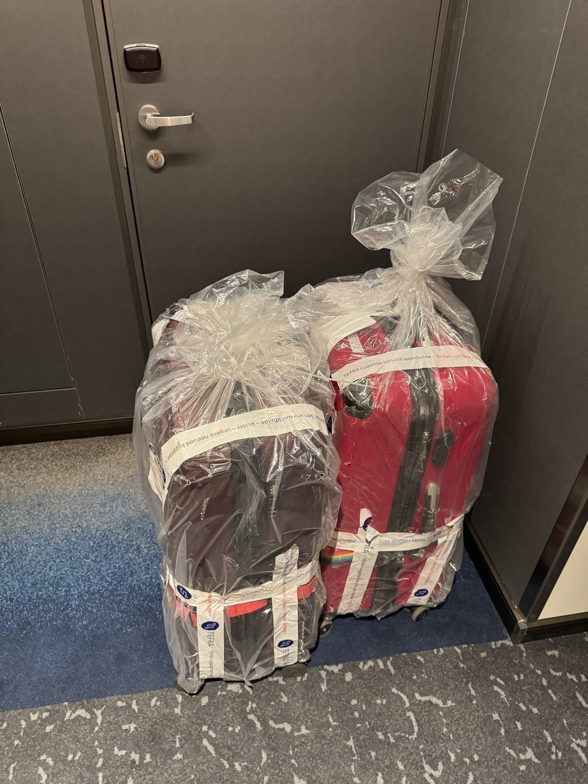 Sorgsam verpackt durch Tefralog, die koffer sind da