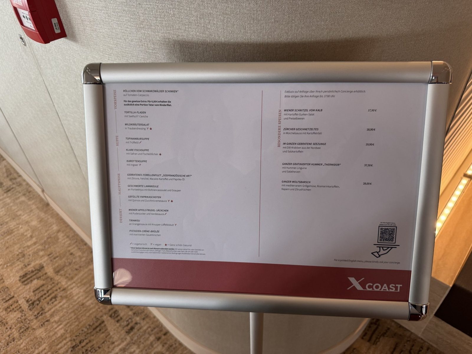 Menütafel mit verschiedenen Gerichten
