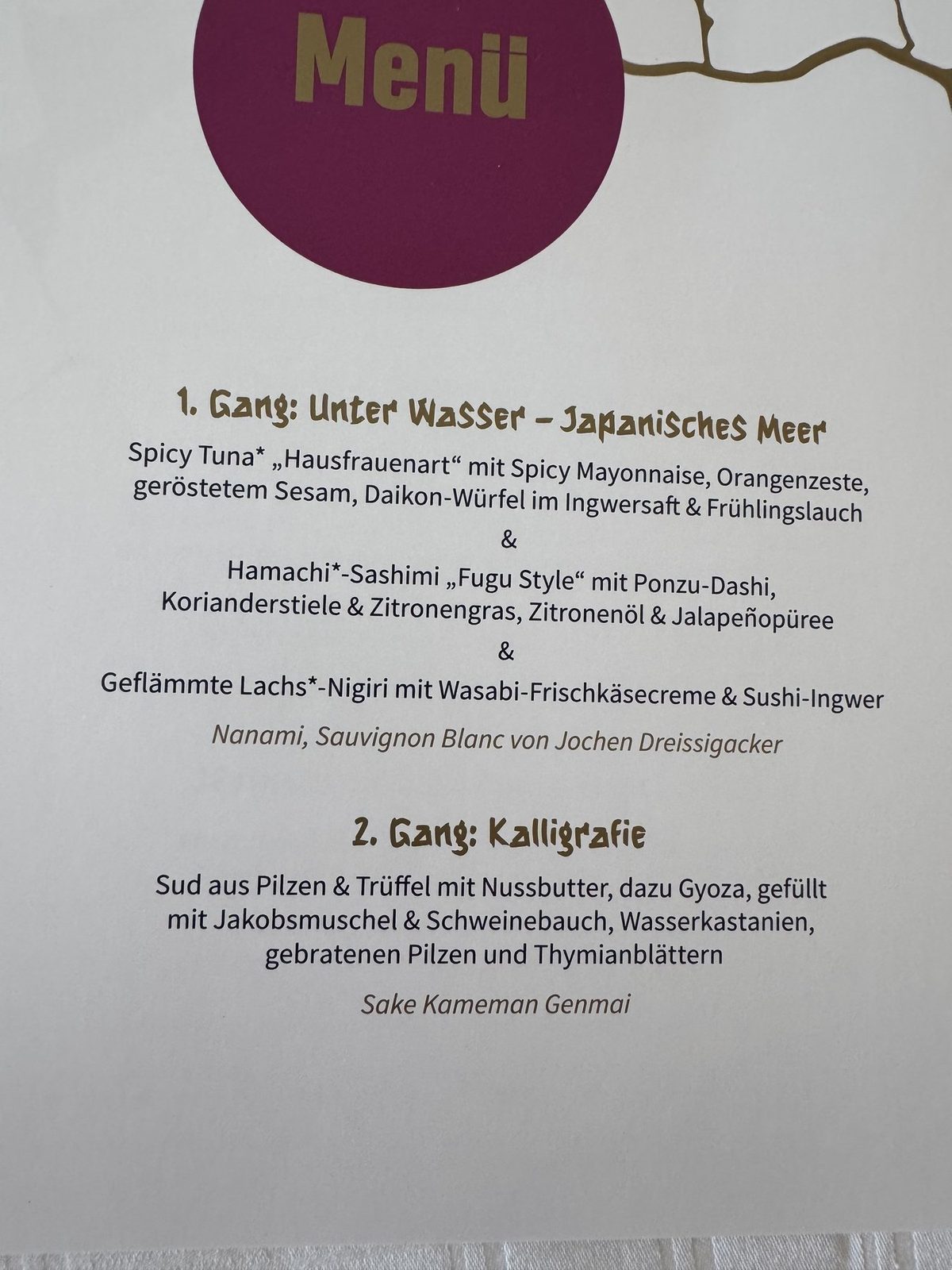 Menü mit asiatischen Gerichten