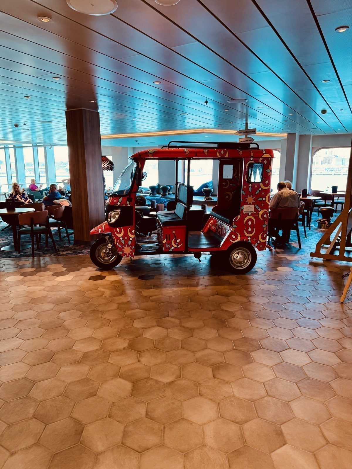 Tuk Tuk als Dekoration im Innenbereich