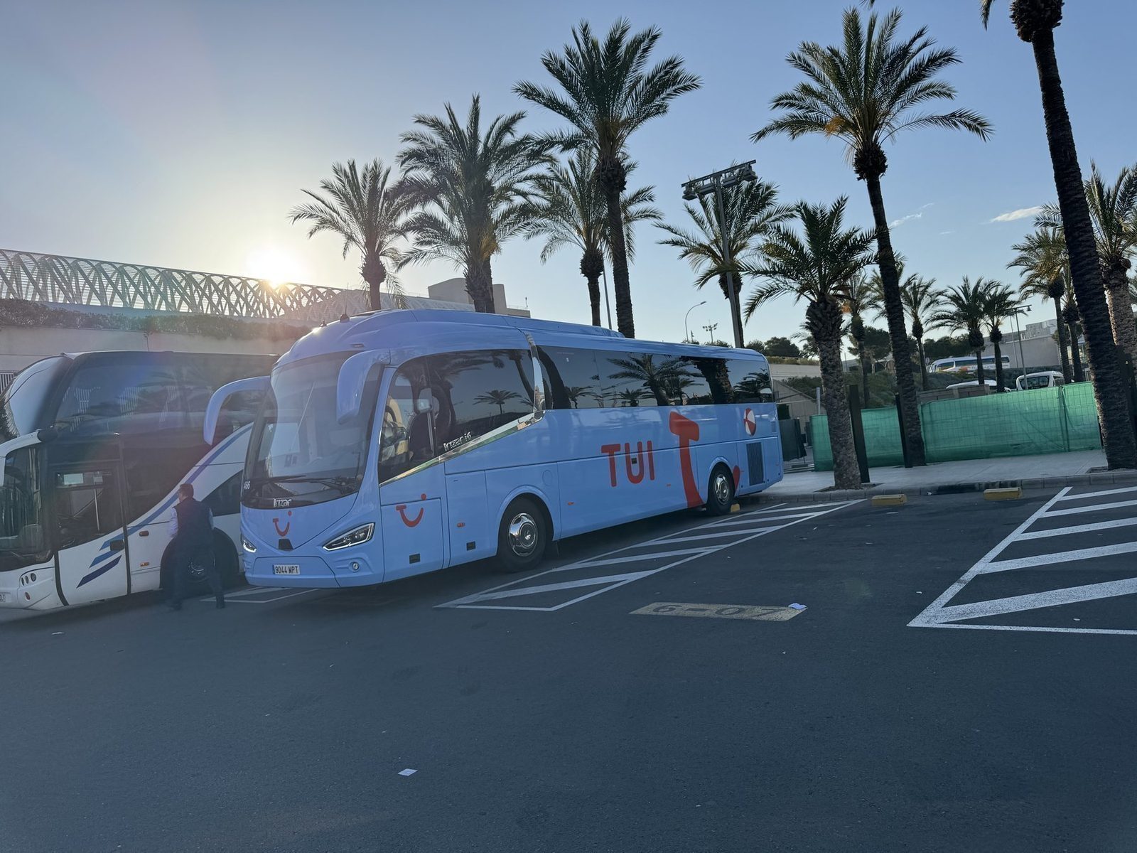 Shuttle Bus der TUI steht bereit