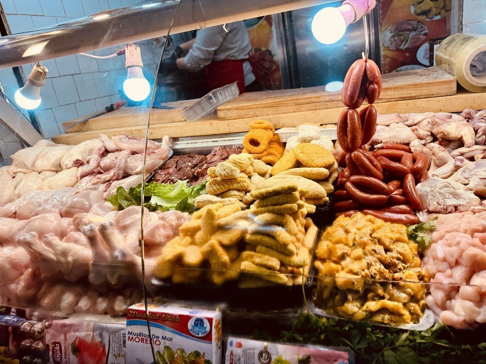 Fleischmarkt mit Vielfalt an Lebensmitteln