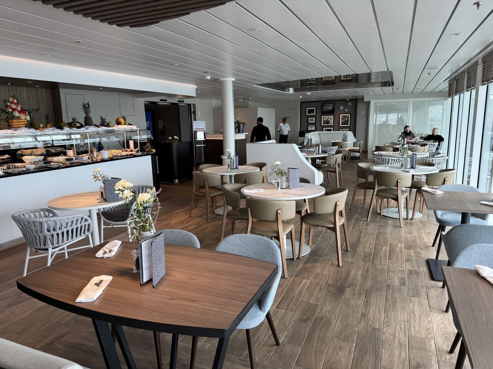Buffet mit Speisen