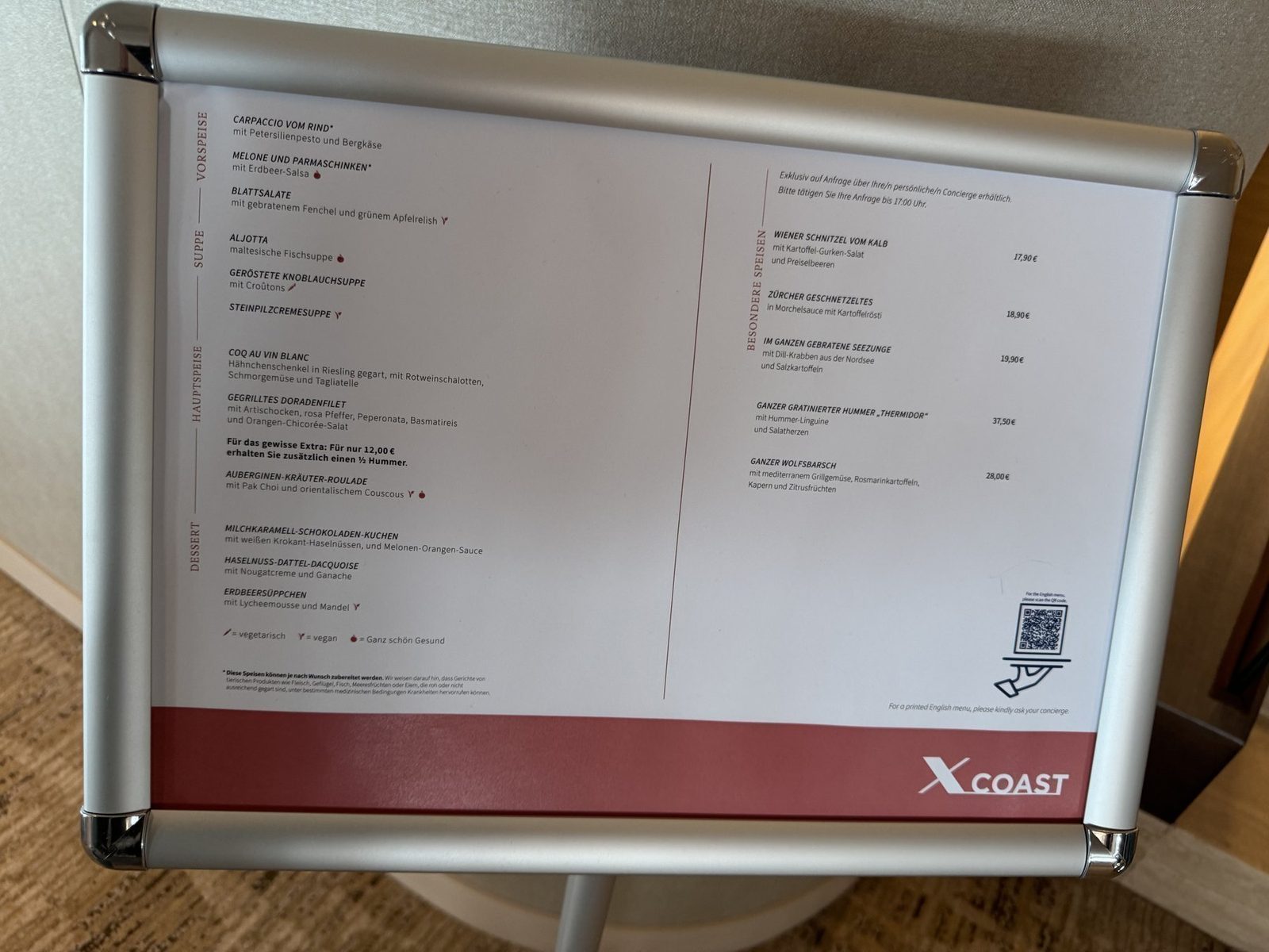Menütafel mit verschiedenen Gerichten