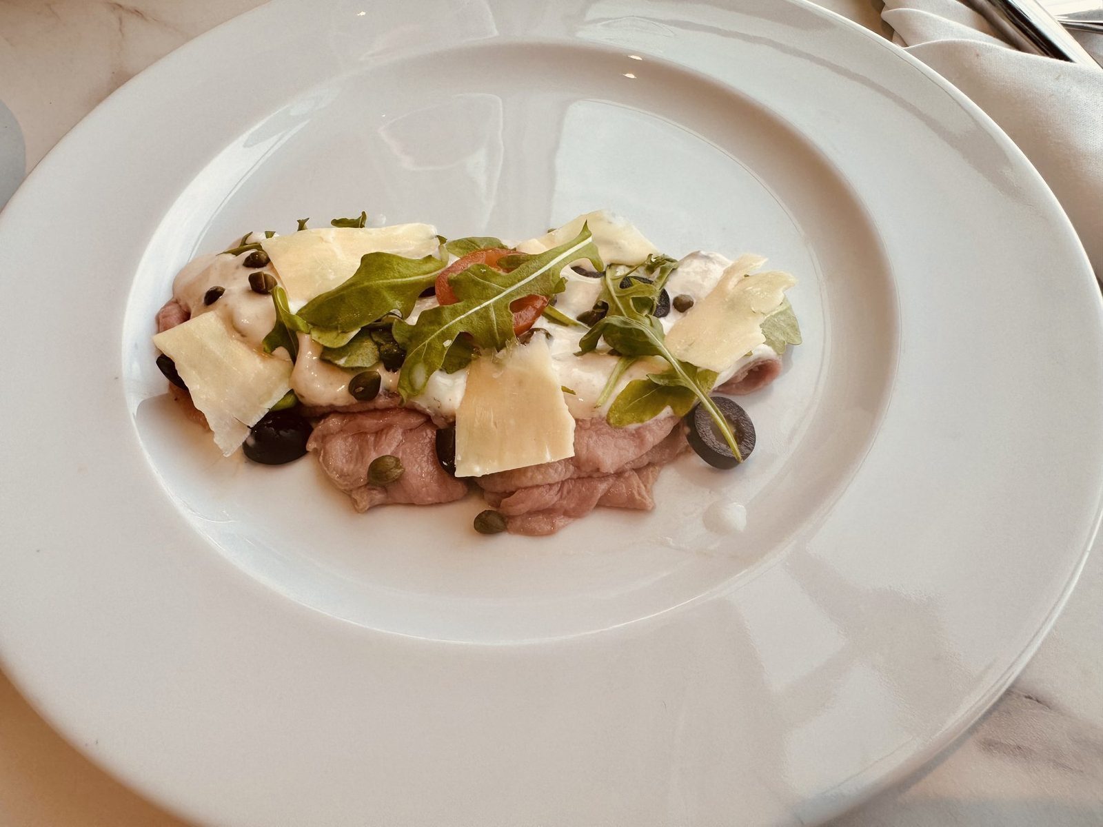 Rucola Salat mit Lachs und Parmesan