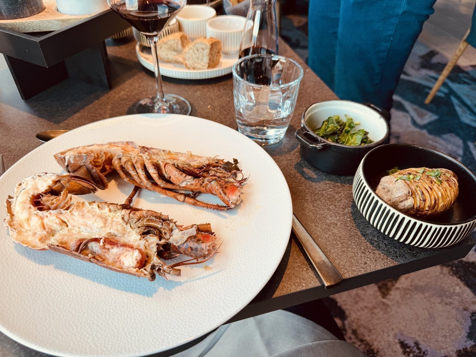Lobster Dinner mit Wein
